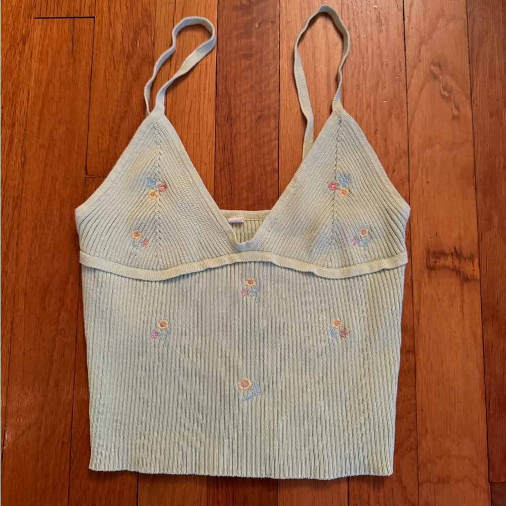 Flower embroidery tank top